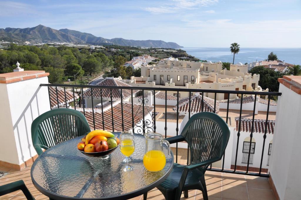 Nerja Paradise Rentals - Chimenea Apts الغرفة الصورة